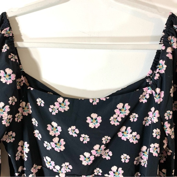 2/$35 ASOS Sweetheart Neckline Floral Peasant Blouse - Picture 5 of 12